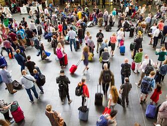 People in station crowd population sample travel_crop